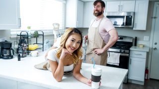 ExxxtraSmall ? Mina Luxx ? Barista Bang